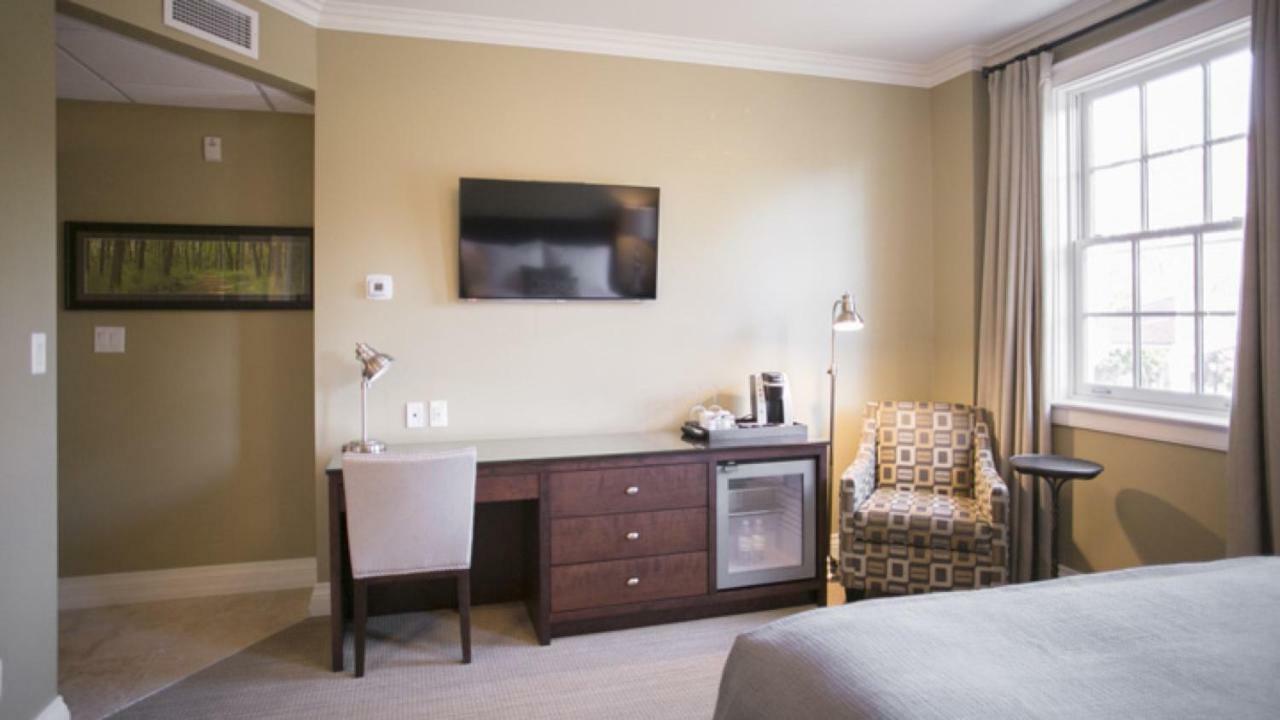 124 On Queen Hotel & Spa Niagara-on-the-Lake Exterior foto A room at the Hotel Vermont